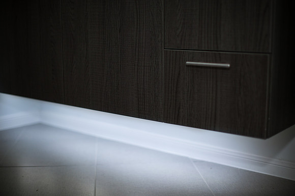 042